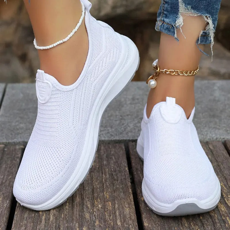 Baskets orthopédiques femme sans lacets blanches – Pratiques, légères et pensées pour le bien-être | Careshoes