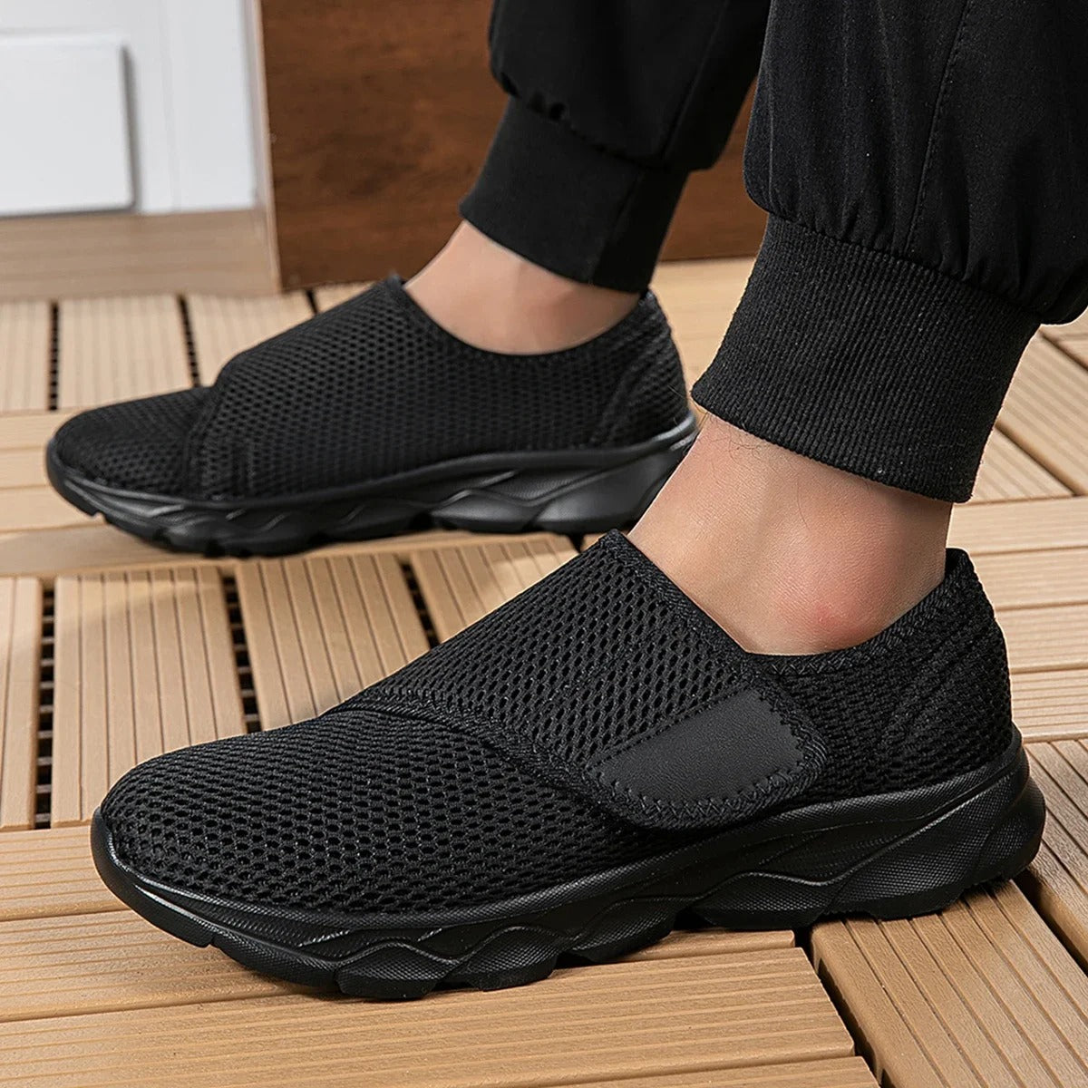 Baskets orthopédiques confort velcro – Tenue sécurisée et semelle amortissante | Careshoes