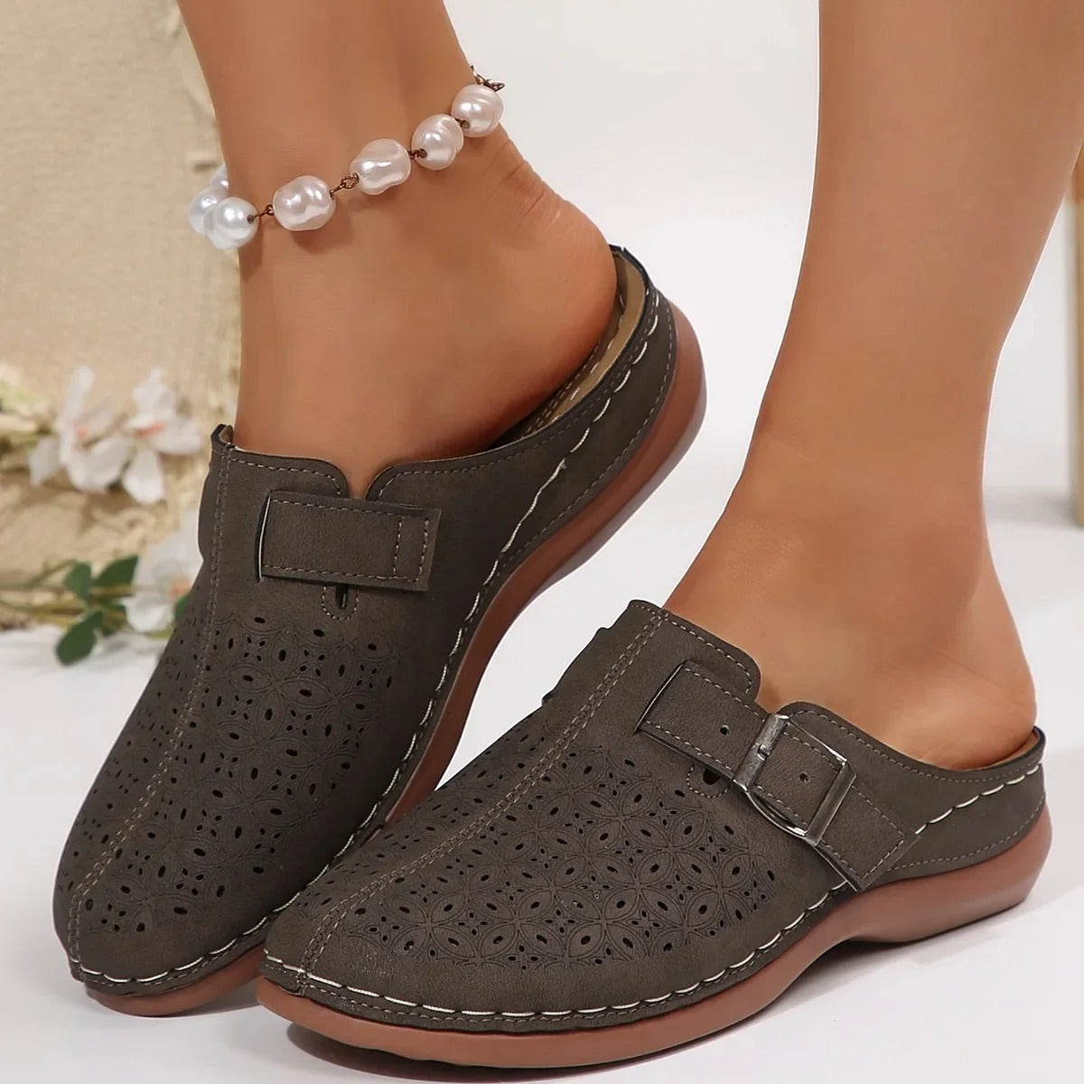 Sandales orthopédiques légères marron – Look discret et soutien plantaire renforcé | Careshoes