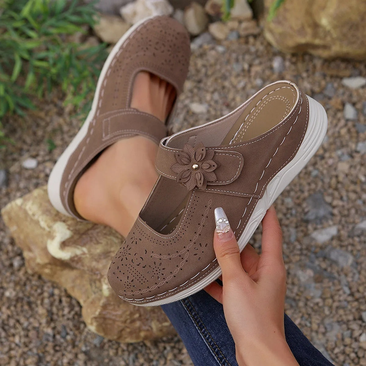 Sandales orthopédiques marron ouverture large – Faciles à enfiler et parfaites pour l’été | Careshoes