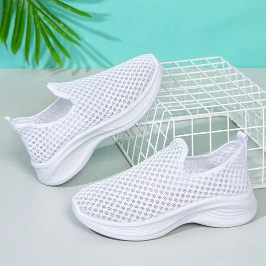 Chaussures infirmière faciles à enfiler blanches – Parfaites pour pieds sensibles et rythme soutenu | Careshoes