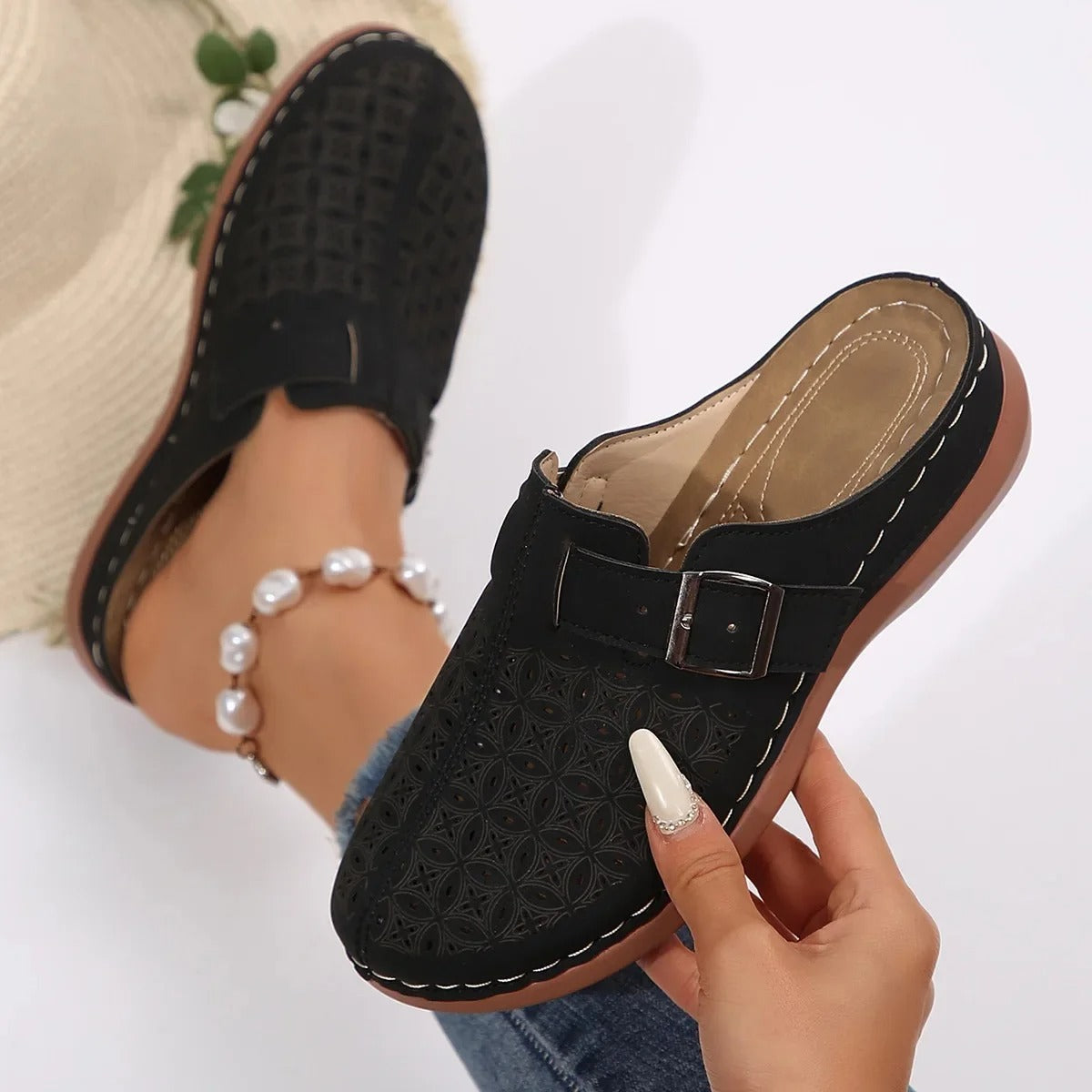 Sandales orthopédiques légères noires – Look discret et soutien plantaire renforcé | Careshoes