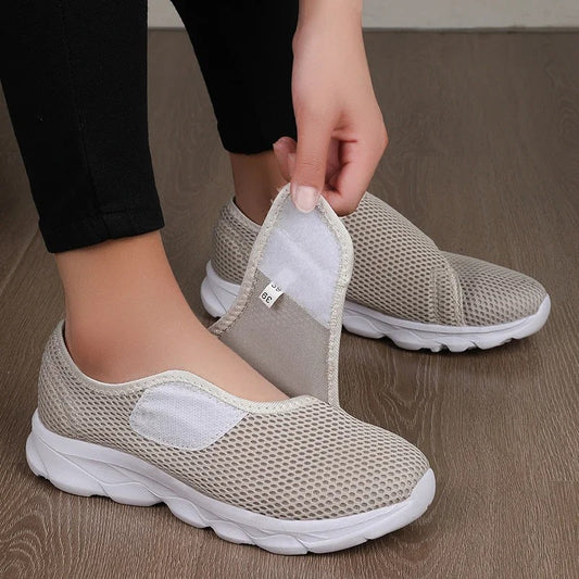 Baskets orthopédiques beige confort velcro – Tenue sécurisée et semelle amortissante | Careshoes