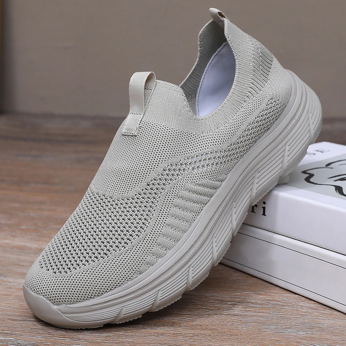 Baskets orthopédiques beige à enfilage facile – Confort longue durée garanti | Careshoes