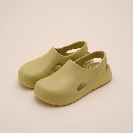 Chaussures aide-soignante antidérapantes – Légères, stables et faciles à enfiler | Careshoes